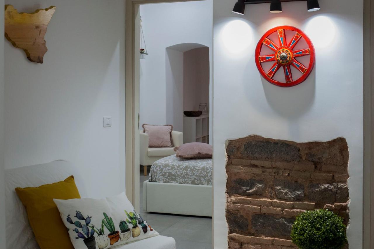 Al Cortile Del Re Luxury Home Катания Экстерьер фото